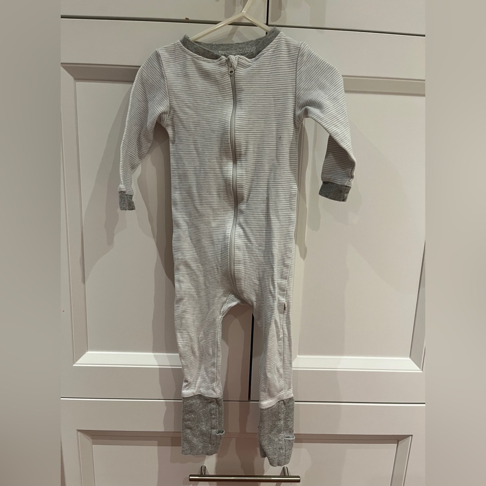 4/$20 Snugabye 18 month sleeper